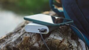 Celulares, cámaras, auriculares y notebooks son algunos de los dispositivos que se puede cargar con una power bank.