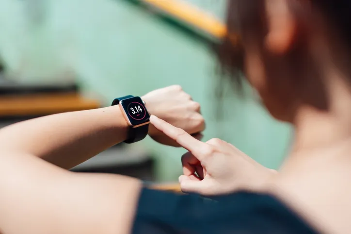 tres smartwatches FOXBOX Zeon, Numa y Neutron 4.0